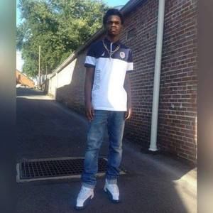 Meet your Posher, Devonte